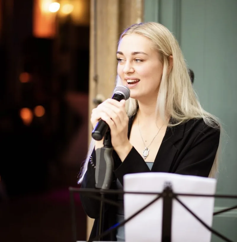 Portrait von Hochzeitssängerin Susanne Schubert aus NRW